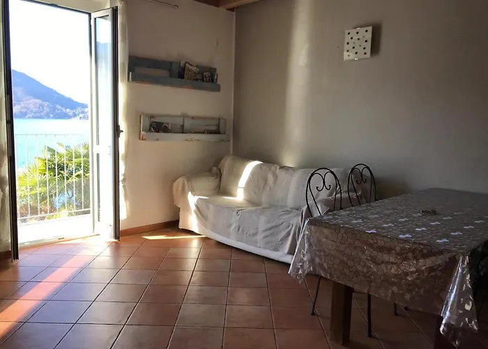 Отель The Garden On The Льерна